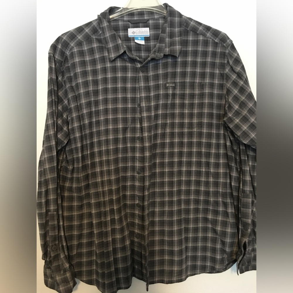 Very nice button down shirt. Only worn a few times. Excellent used condition